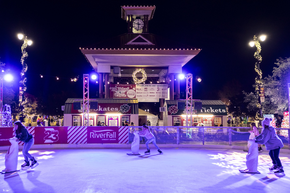 Holidays on the Plaza returns to Government Plaza on November 29